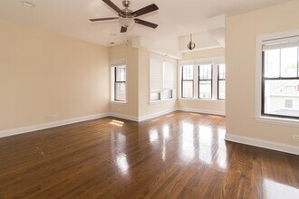 3709 N Wilton Ave, Unit 2 in Chicago, IL - Building Photo - Building Photo
