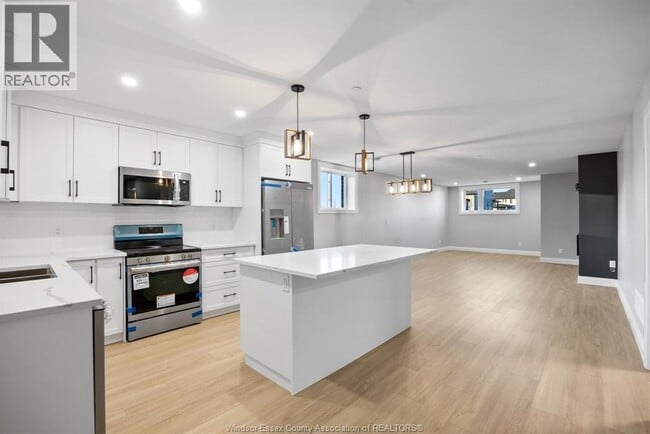 12169 Ducharme Ln in Essex, ON - Building Photo - Building Photo