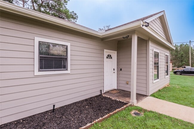 3122 Molly Dr in Huntsville, TX - Building Photo - Building Photo