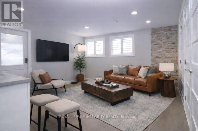 9B Gwynne Ave in Ottawa, ON - Building Photo - Building Photo