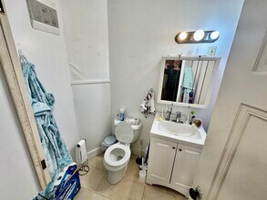 14 Ashford St, Unit 4 in Boston, MA - Foto de edificio - Building Photo