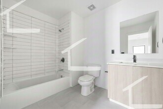 1053 Commonwealth Ave in Boston, MA - Building Photo - Building Photo