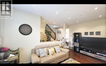 7155 Magistrate Terrace in Mississauga, ON - Building Photo - Building Photo