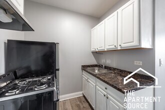 4031 N Kenmore Ave, Unit 412 in Chicago, IL - Foto de edificio - Building Photo