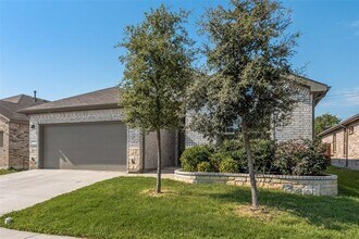 11013 Rockchapel Dr in Fort Worth, TX - Building Photo - Building Photo