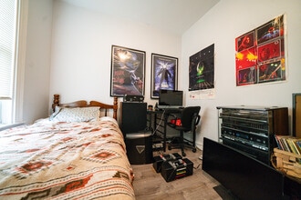 137 Centre St, Unit 3 in Boston, MA - Building Photo - Building Photo