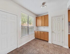 3703 Ashford Villa Ln in Houston, TX - Building Photo