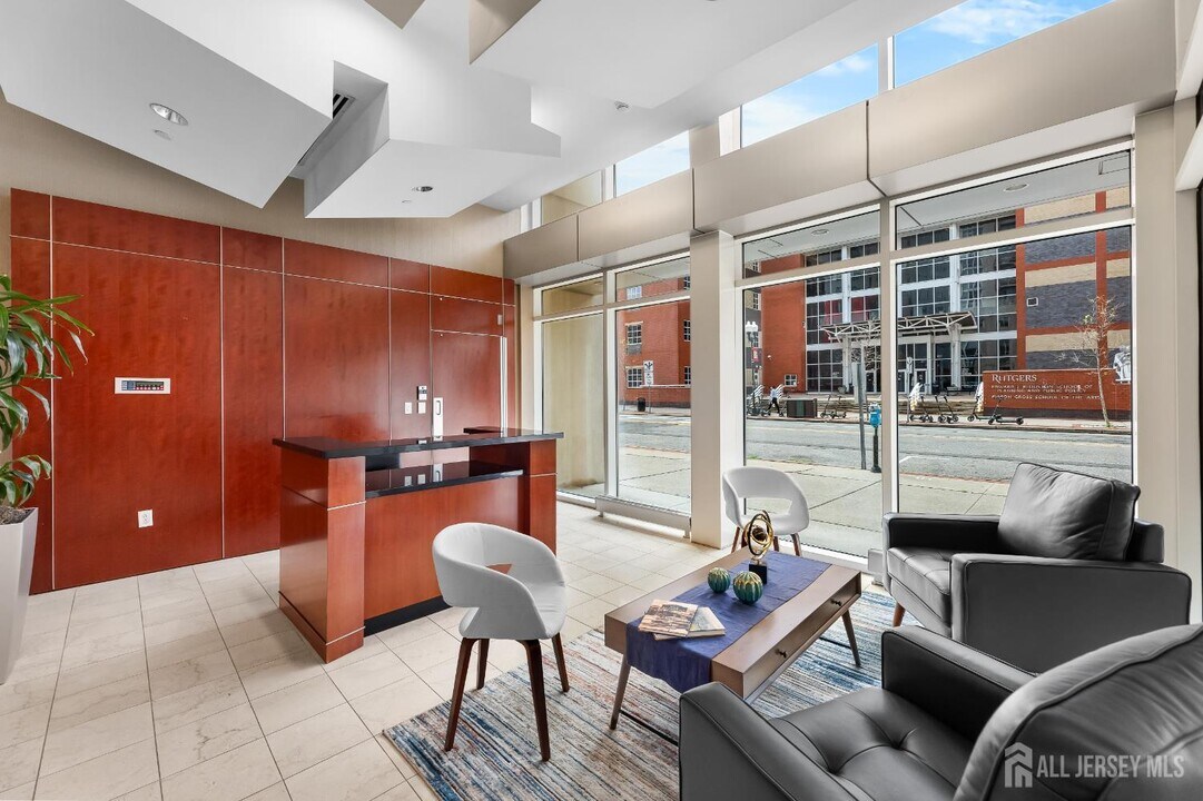 120 Livingston Ave in New Brunswick, NJ - Building Photo