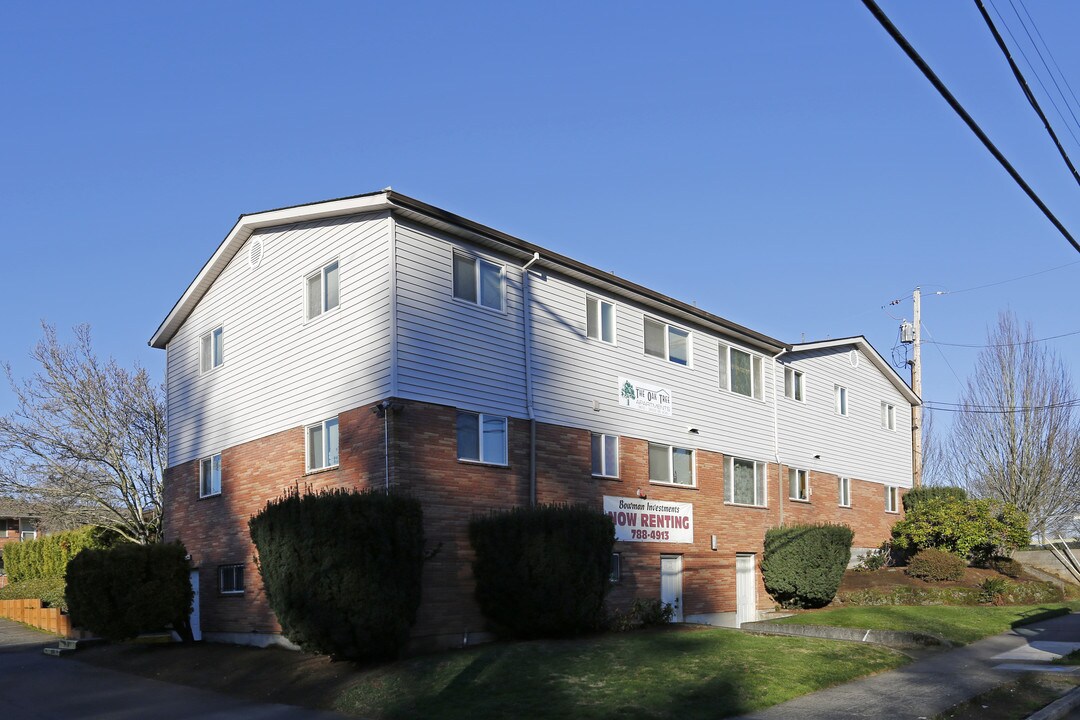 The Oak Tree Apartments in Portland, OR - Building Photo