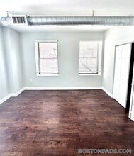 26 Portland St, Unit 249 in Worcester, MA - Foto de edificio - Building Photo