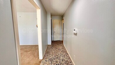 12109 Camelot Dr in Oklahoma City, OK - Building Photo - Building Photo
