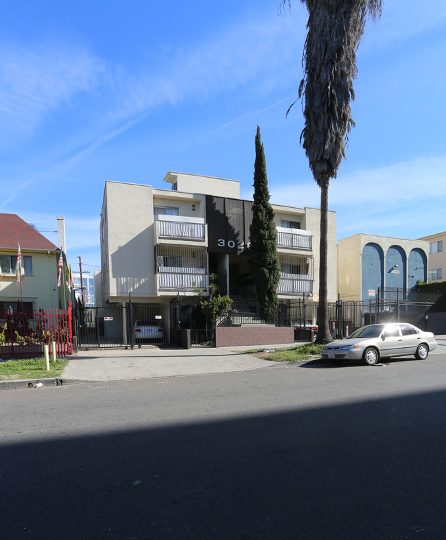 3029 Leeward Ave in Los Angeles, CA - Building Photo - Building Photo