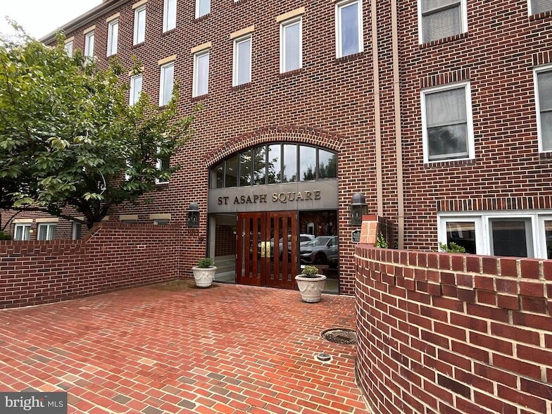 801 S Pitt St in Alexandria, VA - Building Photo