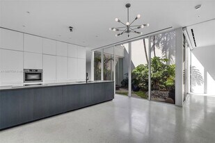 1665 Alton Rd in Miami Beach, FL - Building Photo