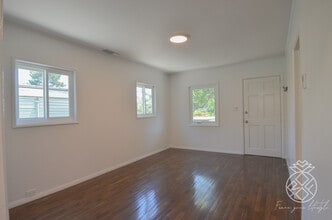 2657 Piedmont Ave in Montrose, CA - Foto de edificio - Building Photo