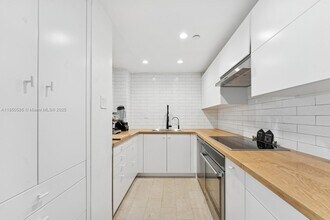 20 Island Ave, Unit 1201 in Miami Beach, FL - Building Photo - Building Photo