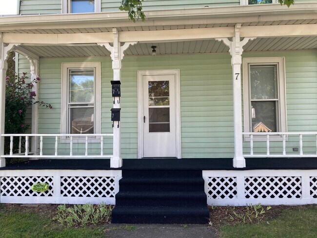 7 Parish Ave, Unit 1