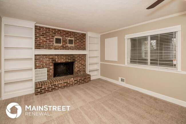 8355 Bridgewater Pl in Riverdale, GA - Building Photo - Building Photo