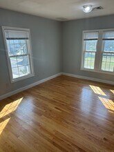 26 Maple Ave in Windsor, CT - Building Photo - Building Photo