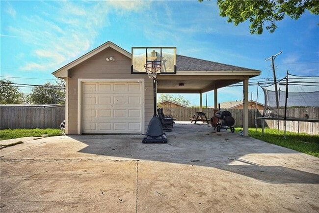 1873 Elizabeth St in Ingleside, TX - Building Photo - Building Photo