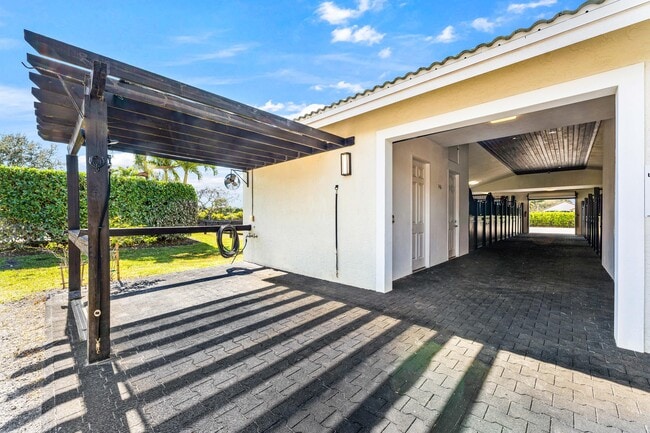 14628 Drafthorse Ln in Wellington, FL - Building Photo - Building Photo