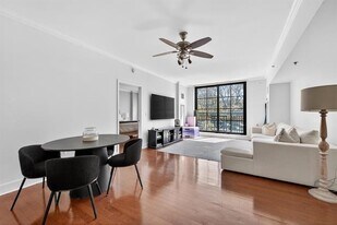1025 Maxwell Ln in Hoboken, NJ - Building Photo