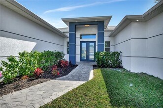 302 SW 29th St in Cape Coral, FL - Building Photo - Building Photo