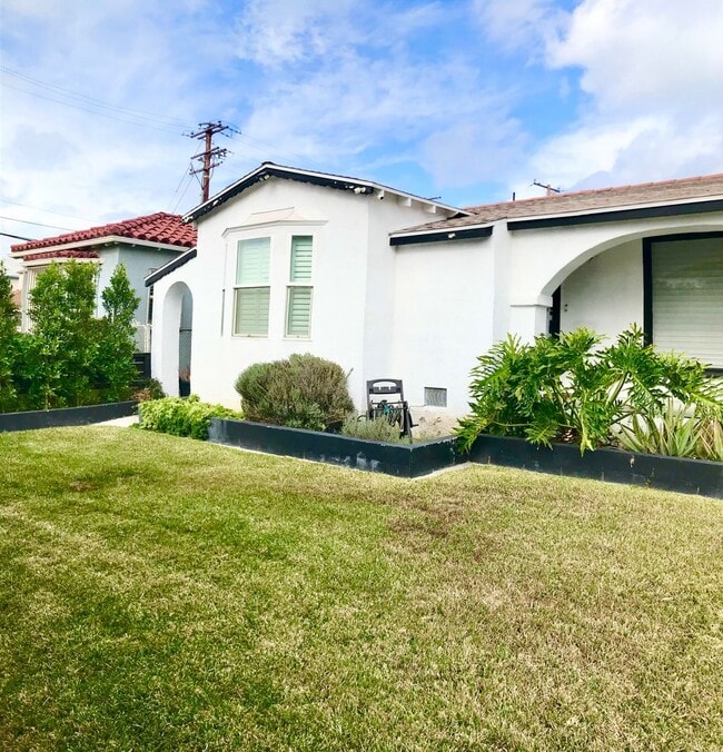 property at 3017 W 84th St