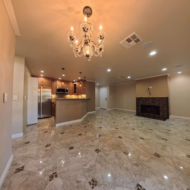8600 W Charleston Blvd in Las Vegas, NV - Foto de edificio - Building Photo