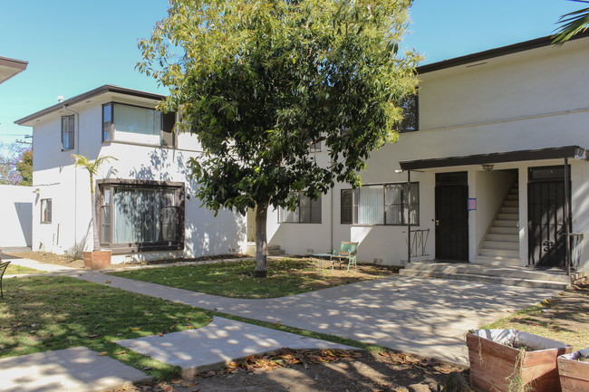 3138 S Barrington Ave in Los Angeles, CA - Building Photo - Building Photo