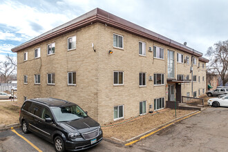 Minnehaha Apartments in St. Paul, MN - Building Photo - Building Photo