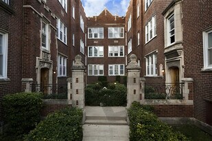 3038 W Wellington Ave in Chicago, IL - Building Photo