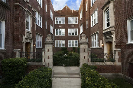 3004 N Whipple St in Chicago, IL - Building Photo