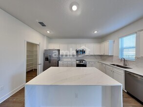 2908 20th Ave W in Bradenton, FL - Foto de edificio - Building Photo