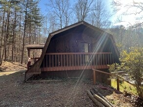 51 Buck Spgs Acrs in Candler, NC - Building Photo - Building Photo