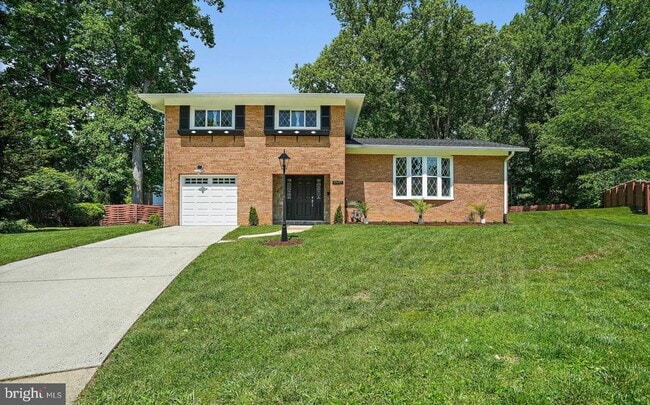 property at 6607 Lone Oak Dr