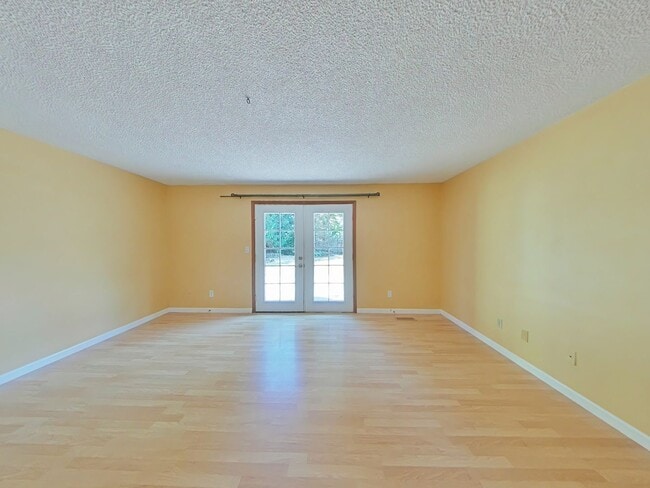 3435 NE Canterbury Cir in Corvallis, OR - Building Photo - Building Photo
