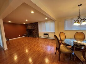 2480 Fir Ct in East Meadow, NY - Building Photo