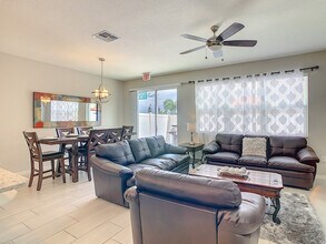 5142 Adelaide Dr in Kissimmee, FL - Building Photo - Building Photo