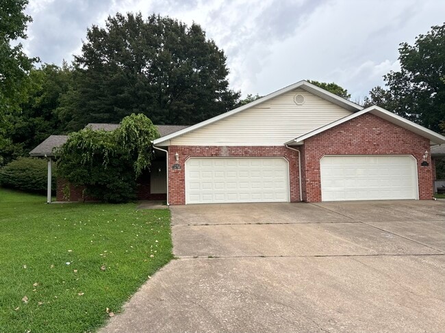 748 Abbie Ct