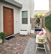 6333 Redstone Hls Dr in Las Vegas, NV - Building Photo - Building Photo