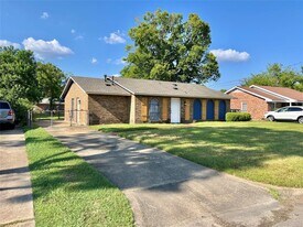 307 Daman Dr in Montgomery, AL - Building Photo