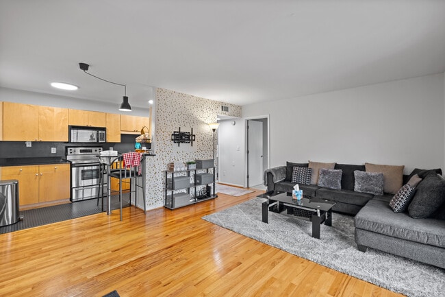 3501 Roswell Rd NE, Unit 110 in Atlanta, GA - Foto de edificio - Building Photo