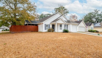 1046 Steelechase Ln in Hanahan, SC - Foto de edificio - Building Photo