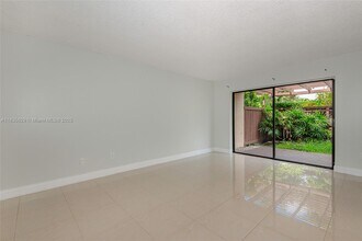 6455 SW 116th Pl, Unit C in Miami, FL - Building Photo - Building Photo