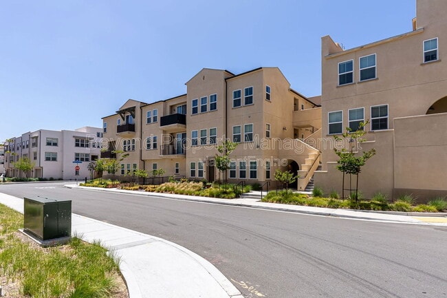 5405 Beach Grass Ln in San Diego, CA - Building Photo - Building Photo