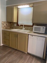 105 Simon Latour Rd photo'