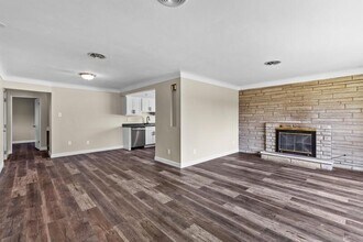9105 Brownridge Dr in Overland, MO - Building Photo - Building Photo