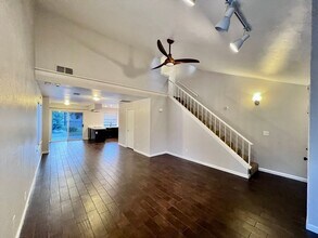 9919 N Canyon Creek Ln in Fresno, CA - Building Photo - Building Photo