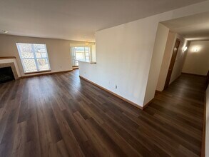 8217 Mansion Hill Ave, Unit #2 in Madison, WI - Building Photo - Building Photo